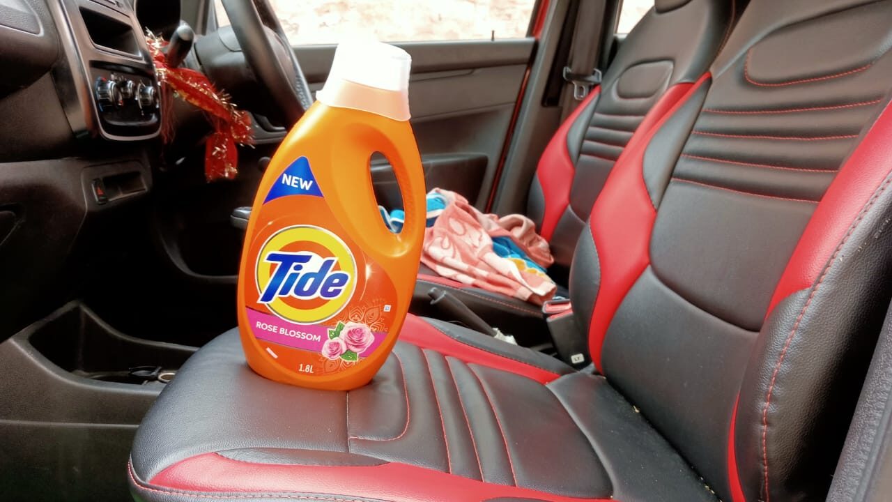 How to Clean Car Seats With Laundry Detergent