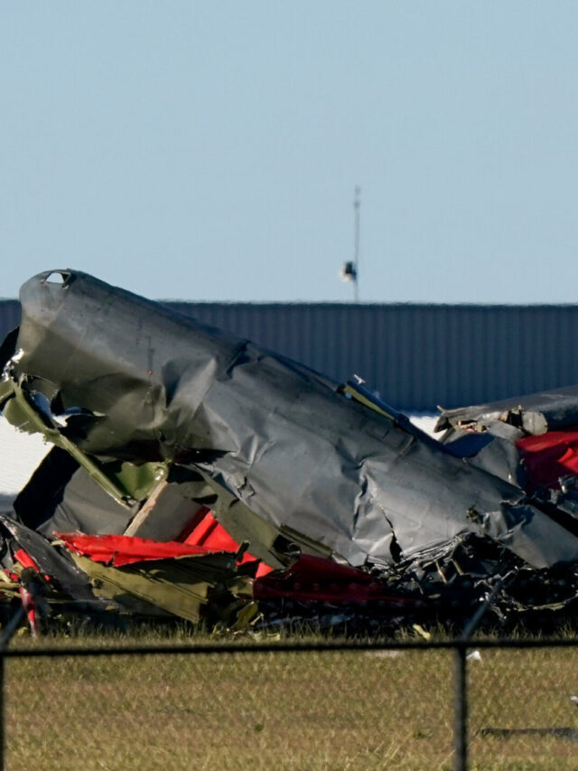 Planes collide at Dallas air show